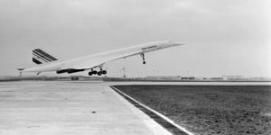 le-21-janvier-1976-le-concorde-decolle-de-paris-pour-son-premier-vol-commercial-vers-rio-de-janeiro-au-bresil